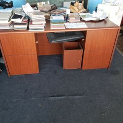 Desk With Lock Drawers 