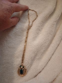 Vintage necklace set gold tone with emerald color stones