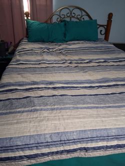 Queen size bed