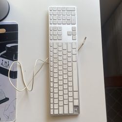 Apple USB Wired Keyboard with Numeric Keypad A1243