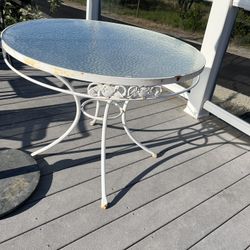 beautiful patio table 