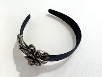 Vintage-style black satin headband