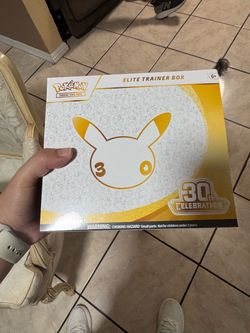 Pokémon TCG 30th Celebration Elite Trainer Box