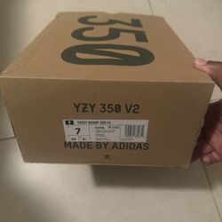 Yeezy Boost 350 V2 Carbon Beluga 