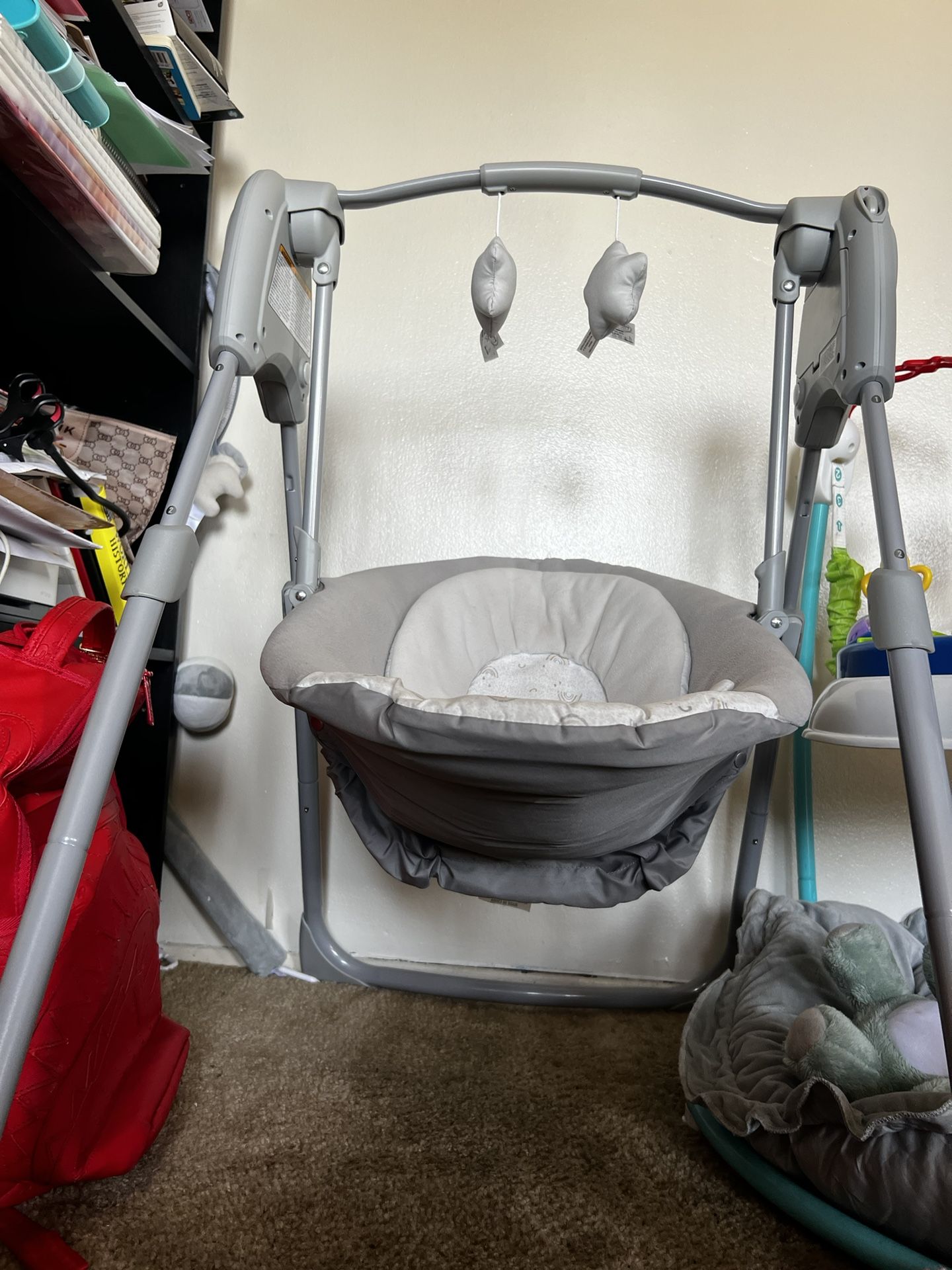 Graco Slim Space Compact Baby Swing