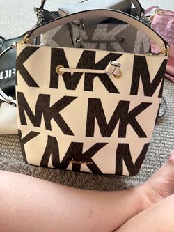 Michael Kors Bucket Bag