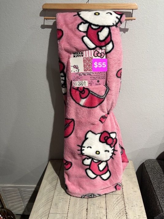 Hello Kitty Pink Football Ultra Fine Faux Fur Throw Blanket Viral Hard To Find