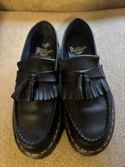 BLACK DOC MARTINS
