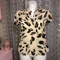 W5 size small silky hi low animal print top PIT TO PIT: 38” LENGTH: 25”-29”