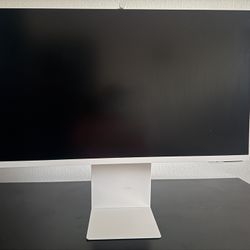 Samsung M8 32” Smart Monitor/TV (Great Condition)