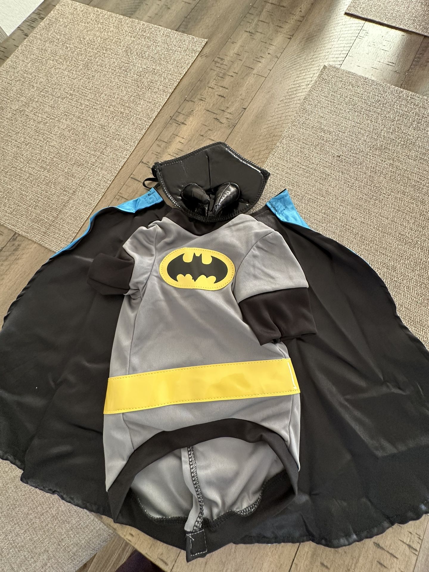 BATMAN/WOMAN DOG COSTUME (M)
