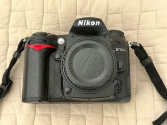 Nikon D7000 (Shutter Count: 1,124)