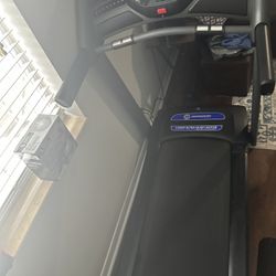 Horizon Fitness 2.50 Hp Treadmill  Ultra Quiet Motor