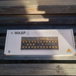 Behringer WASP Deluxe Analog / Digital Hybrid Synthesizer Synth EDP