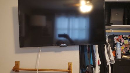 Element tv 32 inch comes with chrome cast