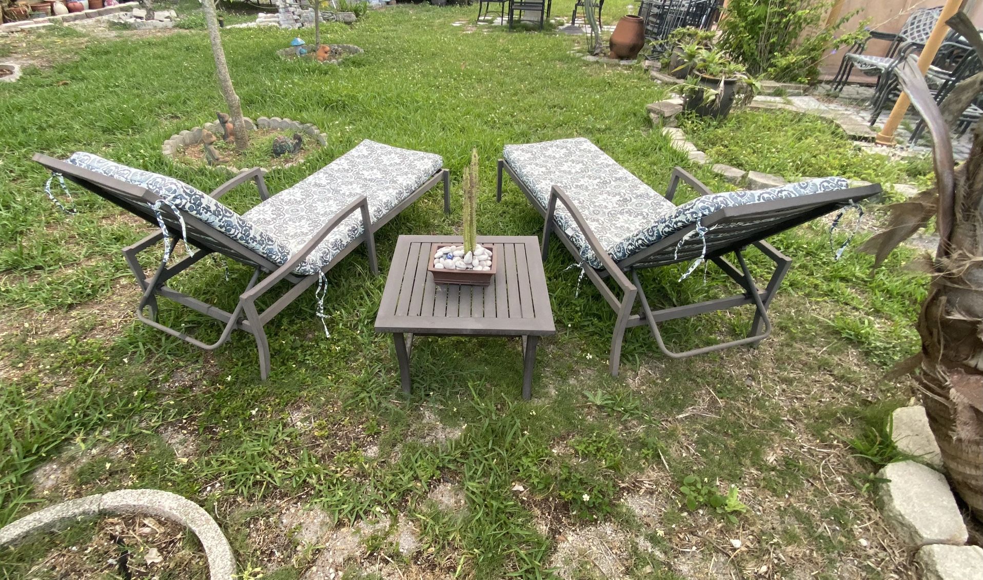 Outdoor Chaise Lounge Set of 2, Light Weight Aluminum Pool Lounge Chair with Adjustable Backrest, Cushion, Curved Armrest, and Side Table