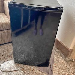 NICE BIG MINI FRIDGE 