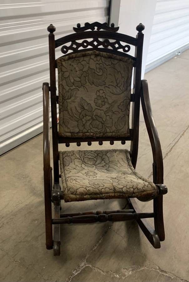 Rocking chair - Children’s size - Antique