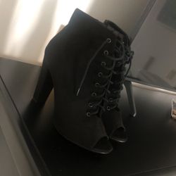 Size 8 Laceup High Heel Booties Never Used  $5 