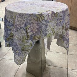 Round Wood Top Pedestal Table – Modern Metal Base