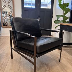 Vegan Leather Lounge Chair 