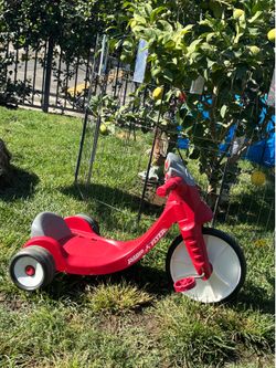 RADIO FLYER