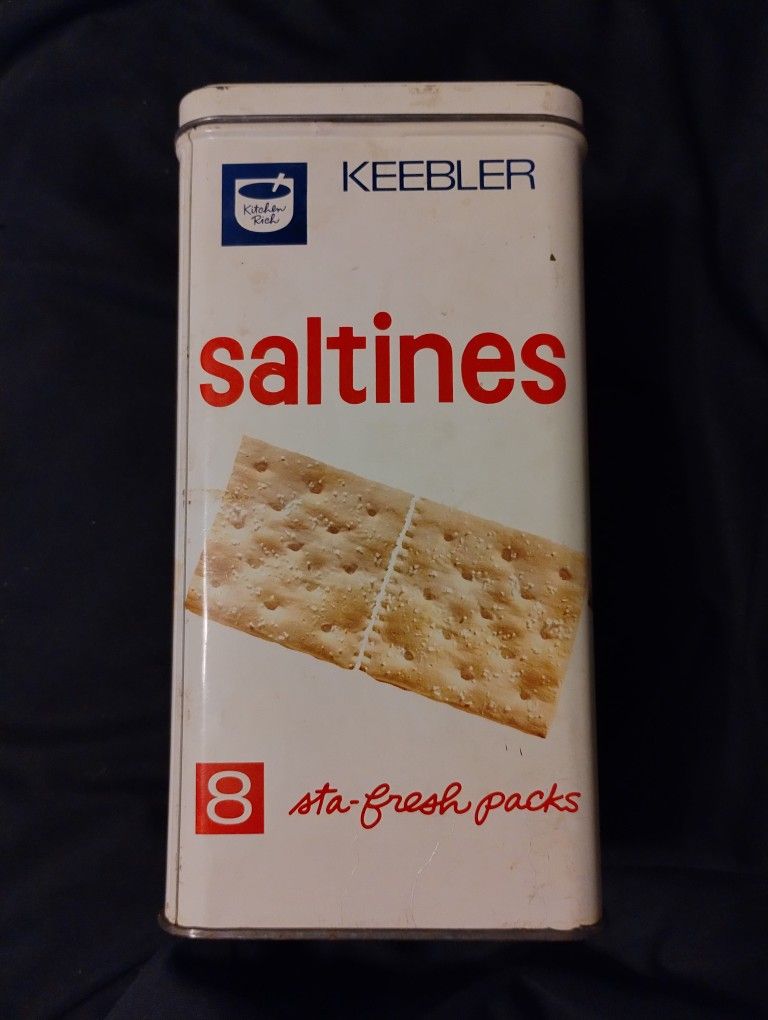 Vintage Keebler/Kitchen Rich Zesta Saltines cracker tin