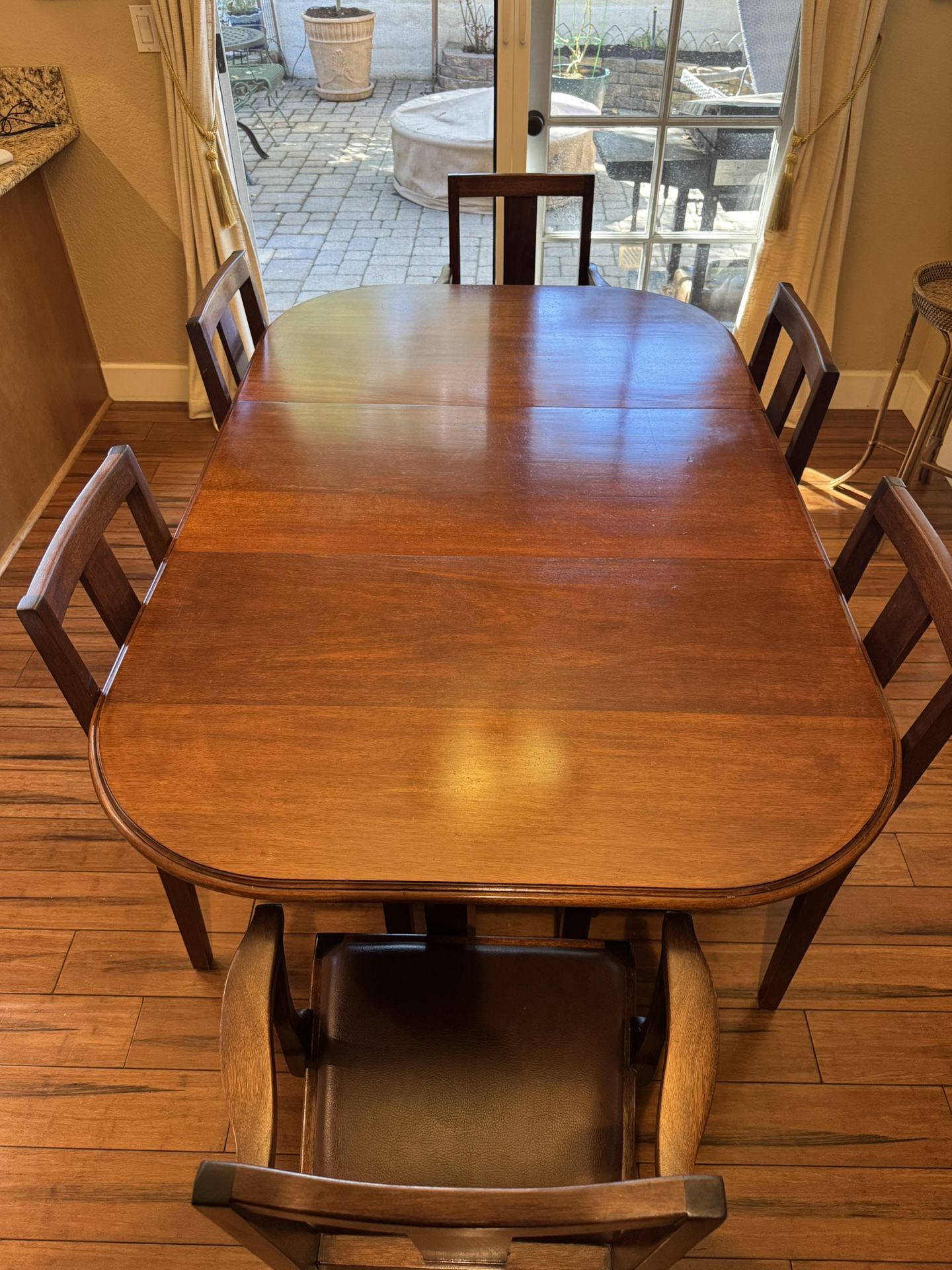 Antique Dinning Table w/6- Chairs