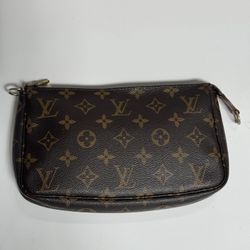 Louis Vuitton Vintage POCHETTE ACCESSOIRES Clutch Bag