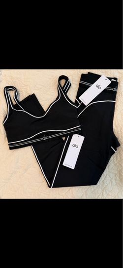 Women’s ALO sports bra & leggings set