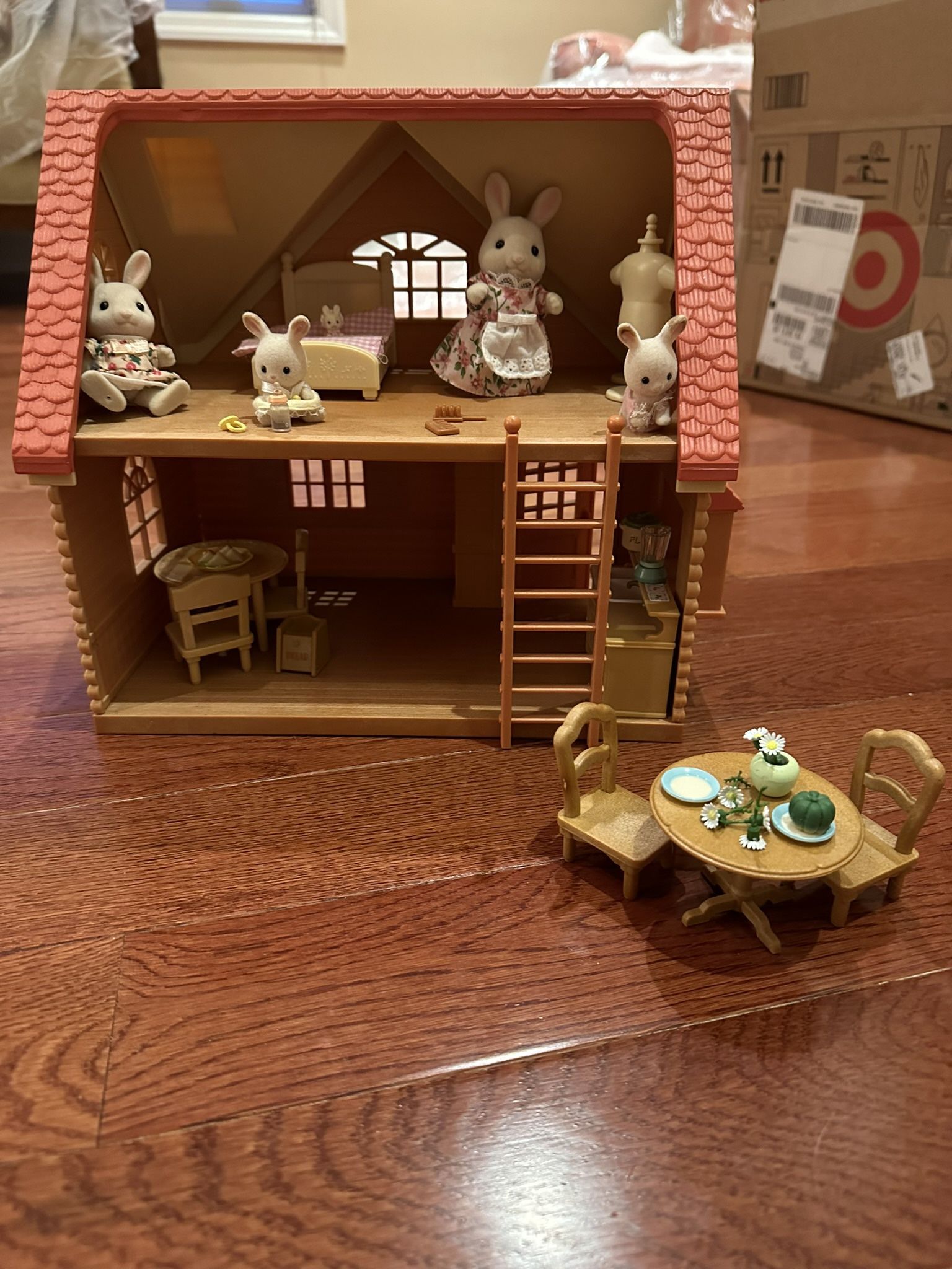 Calico Critters ORIGINAL Cozy Cottage Home & Critters