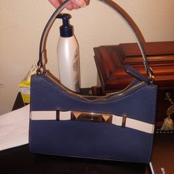 Womens Handbag- Guess