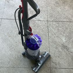 Dyson DC 41 Animal Vacuum Cleaner 
