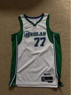 Nike Luka Dončić Dallas Mavericks 2021/2022 City Edition Jersey