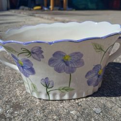 Andrea by Sadek Hand Painted Floral Porcelain Bowl  Planter *10.00 Firm*