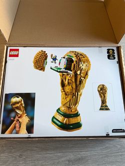 LEGO Editions FIFA World Cup Official Trophy Building Set 43020 New, Sealed