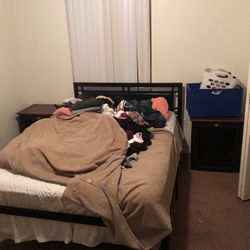 Full Bedroom Sent Mattress Included It’s Very Comfortable 
