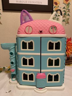 Large Gabby, The Dollhouse House
