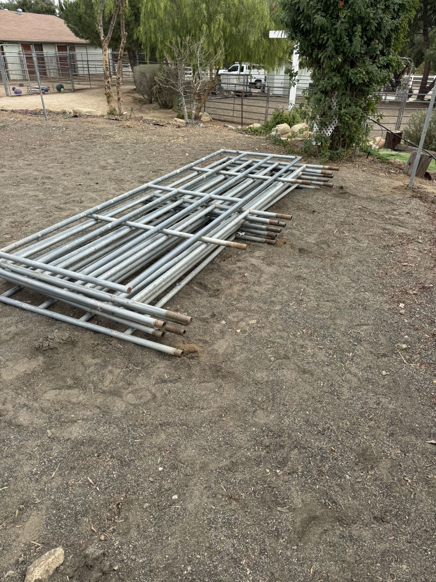 About 400 Ft Of Pipe Corral