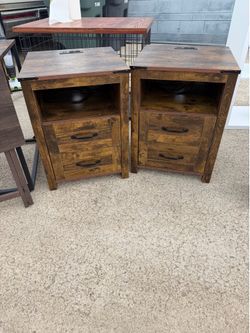 Set of nightstands / end tables