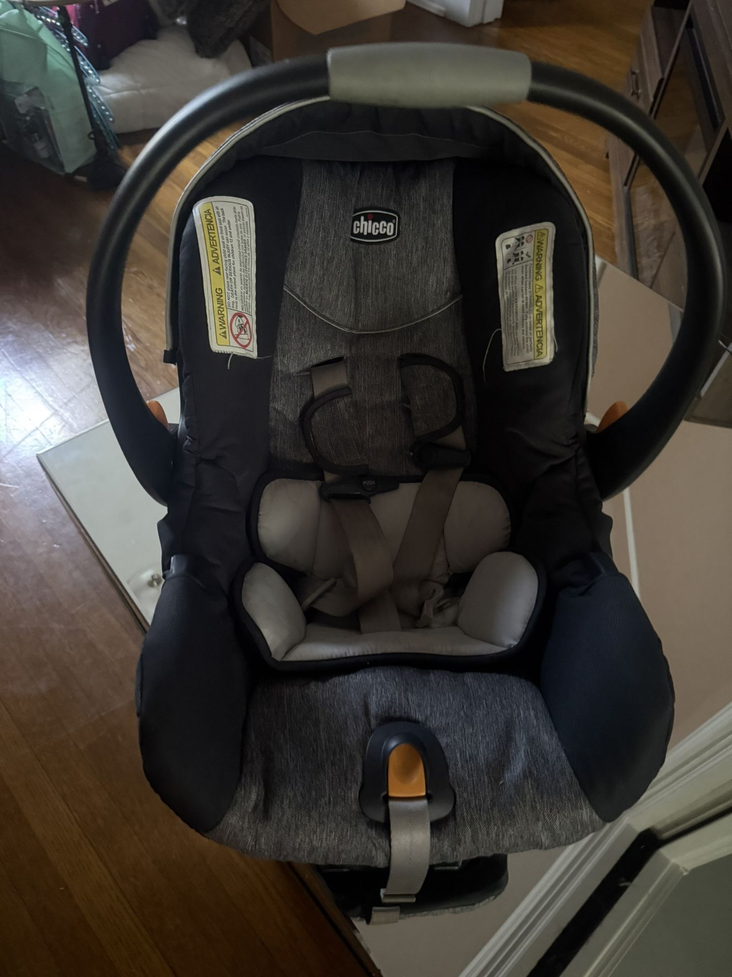 Chicco Infant carrier/car Seat
