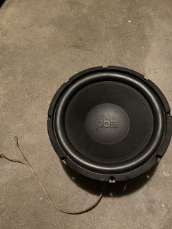12 IN SUB PERFECT FOR ANY SINGLE SUB BOX PERFECT LIKE NEW