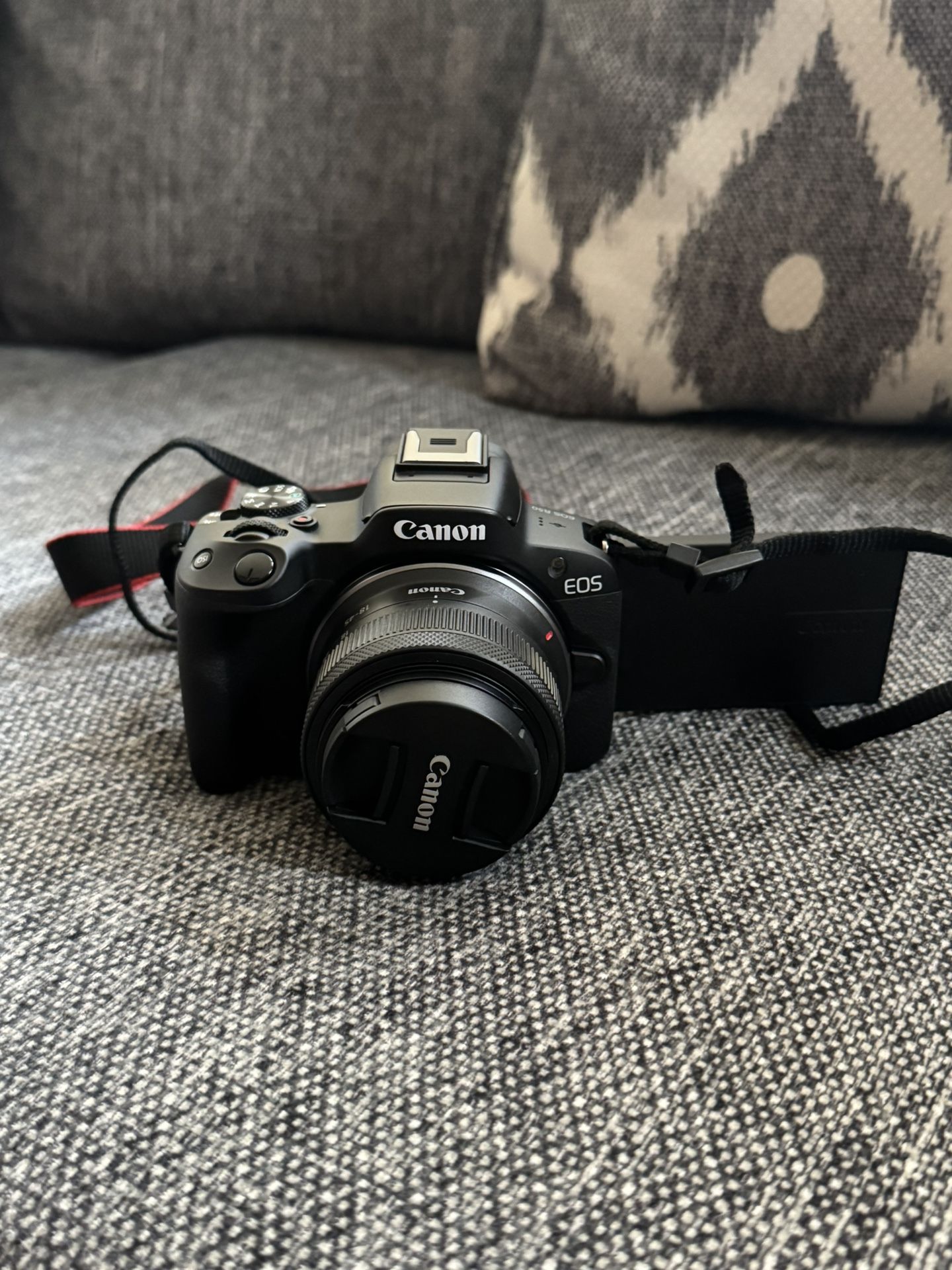 Canon R50 + 18-45mm kit lens + carrying Bag