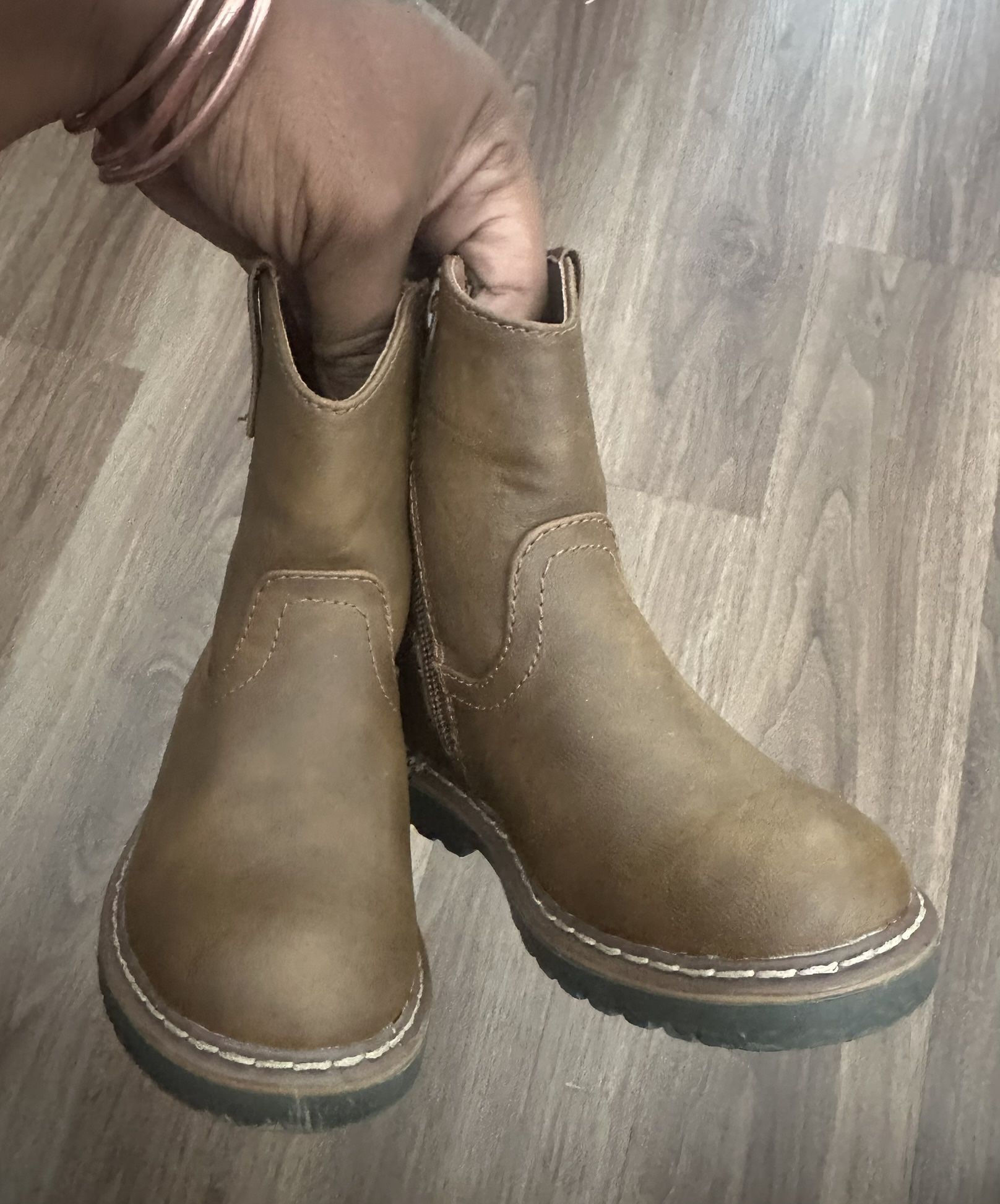 Mountain Creek Boots Size 7 Boys