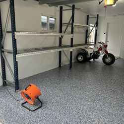 Teardrop Pallet Racks Beams Uprights Wire Decks Industrial Forklifts 