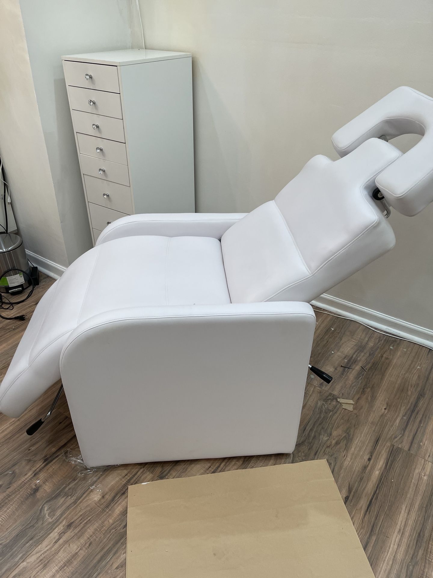 Brand New Reclining Lash/Facial Chair $550 OBO