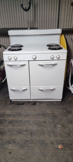 Western Holly "town house" vintage/antique stove/oven