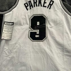 Tony Parker Autograph Jersey