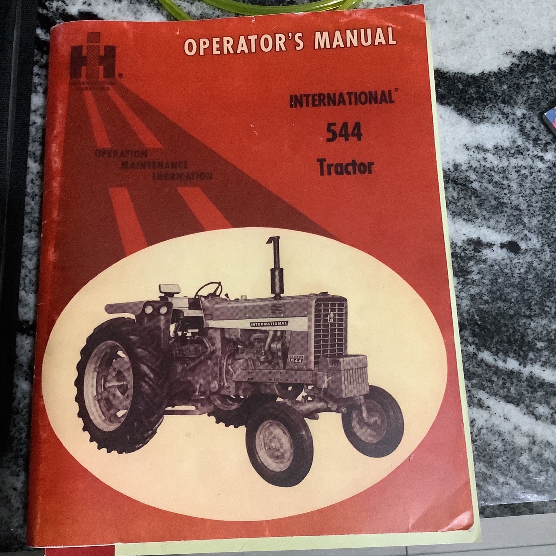 International 544 Tractor Operator’s Manual