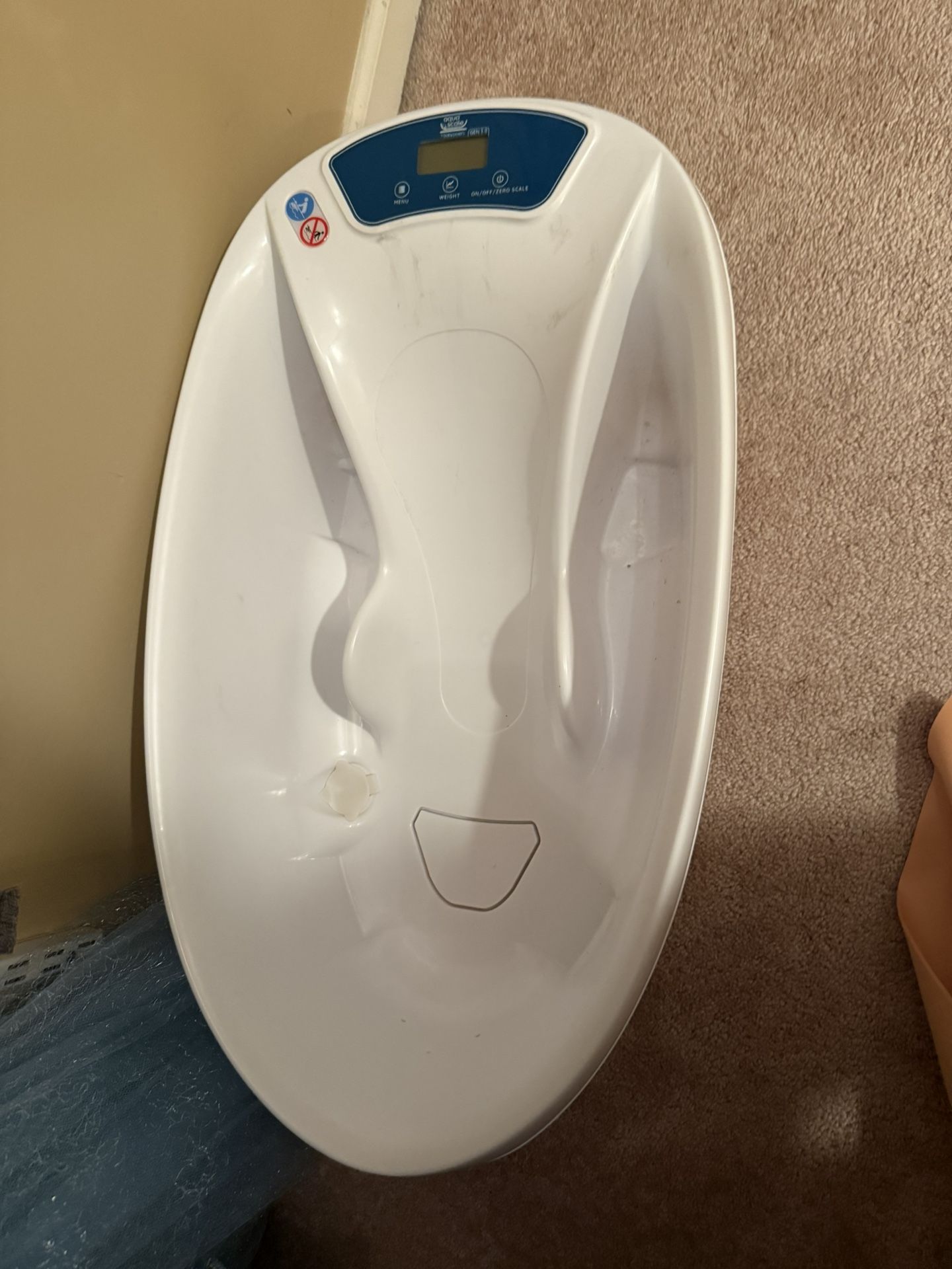 Aquatic scale Bath tub